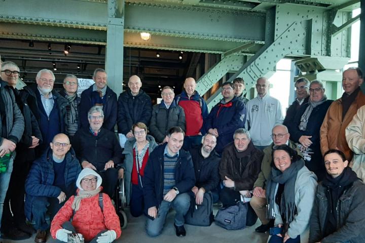 Une partie des membres de l'équipe 'Wikibase resistance' et quelques membres de l'asbl 'Les Amis du CegeSoma', Train World, 11.12.2025.
