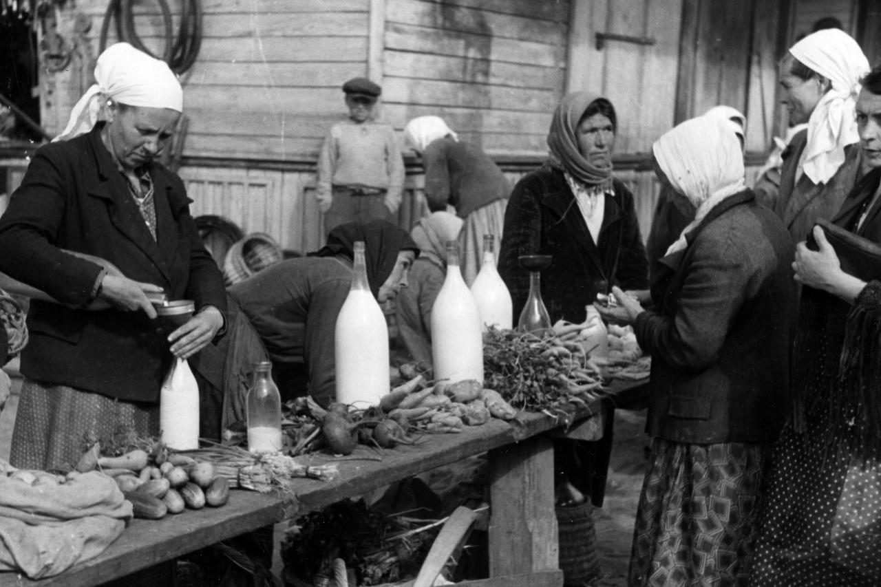 Kiev market, dairy stall, 13.9.1943, photo no. 594104, coll. Sipho, copyrights CegeSoma.