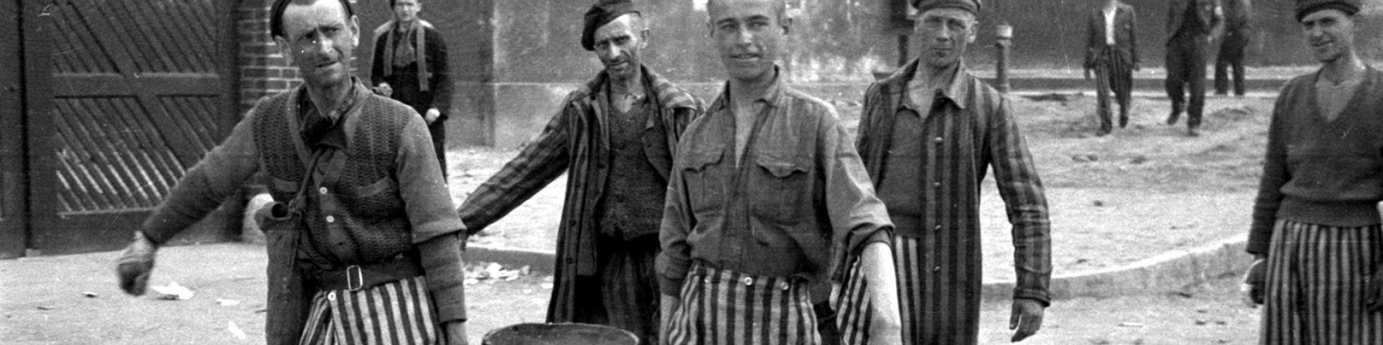 Foto Raphaël Algoet, Buchenwald april 1945 © CegeSoma/Rijksarchief