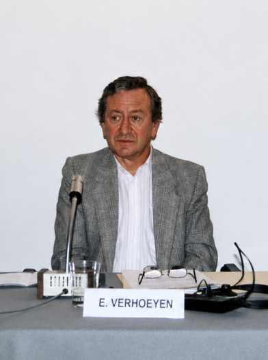 Internationaal colloquium "Oorlog en economie in de 20e eeuw", 28/11/2002-29/11/2002.