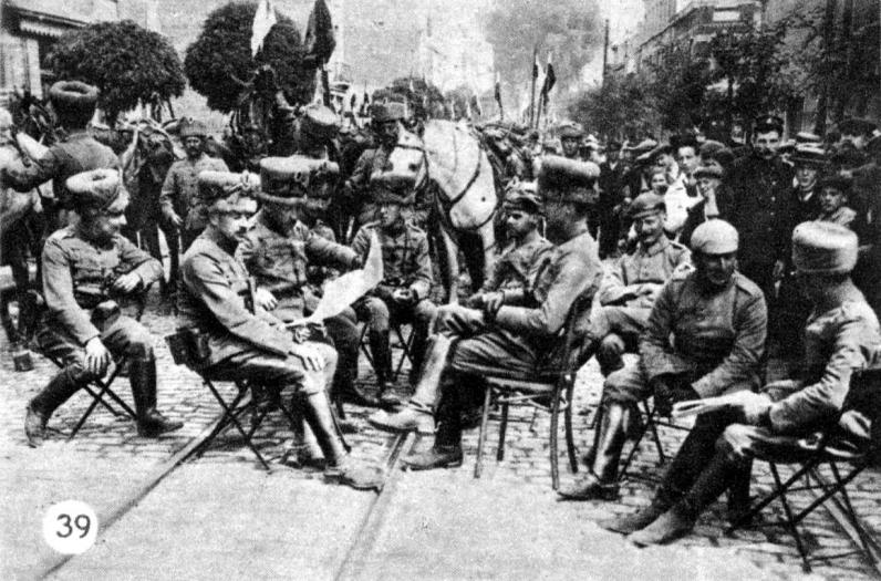 CIDA' chocolate factory in Bois d'Haine. German cavalry resting in the streets of Brussels. Photo no. 64272, copyright CegeSoma/State Archives. CIDA' chocolate factory in Bois d'Haine. German cavalry resting in the streets of Brussels. Photo no. 64272, copyright CegeSoma/State Archives.